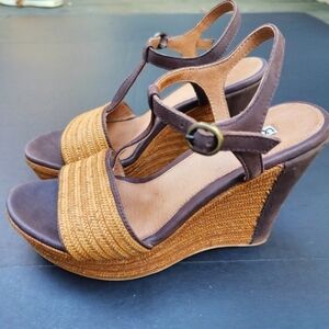 UGG Fitchie II Espadrille Brown Leather T-Strap Ankle Women's Wedge Size 7